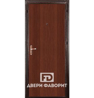 Входная дверь в квартиру с внутренней отделкой ламинат
